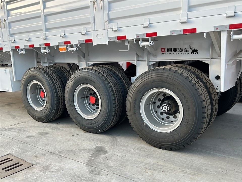 40T Bulk Cargo Transport Fence Semi Trailer price