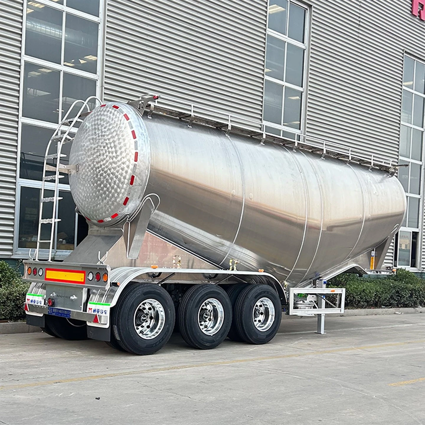 Aluminum Bulk Cement Tanker Trailer